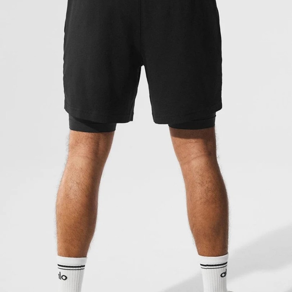 ALO Yoga Men's Black unity shorts - Picture 4 of 15